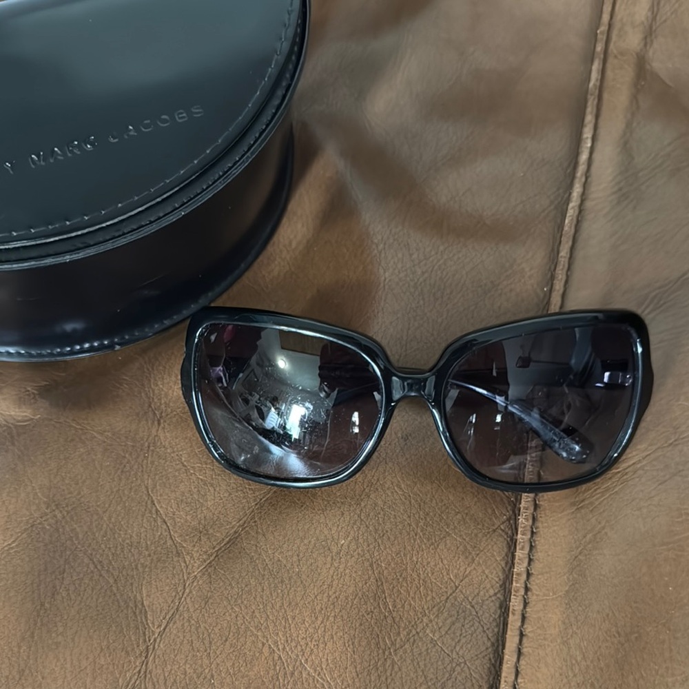 Marc Jacobs Black Oversized Sunglasses